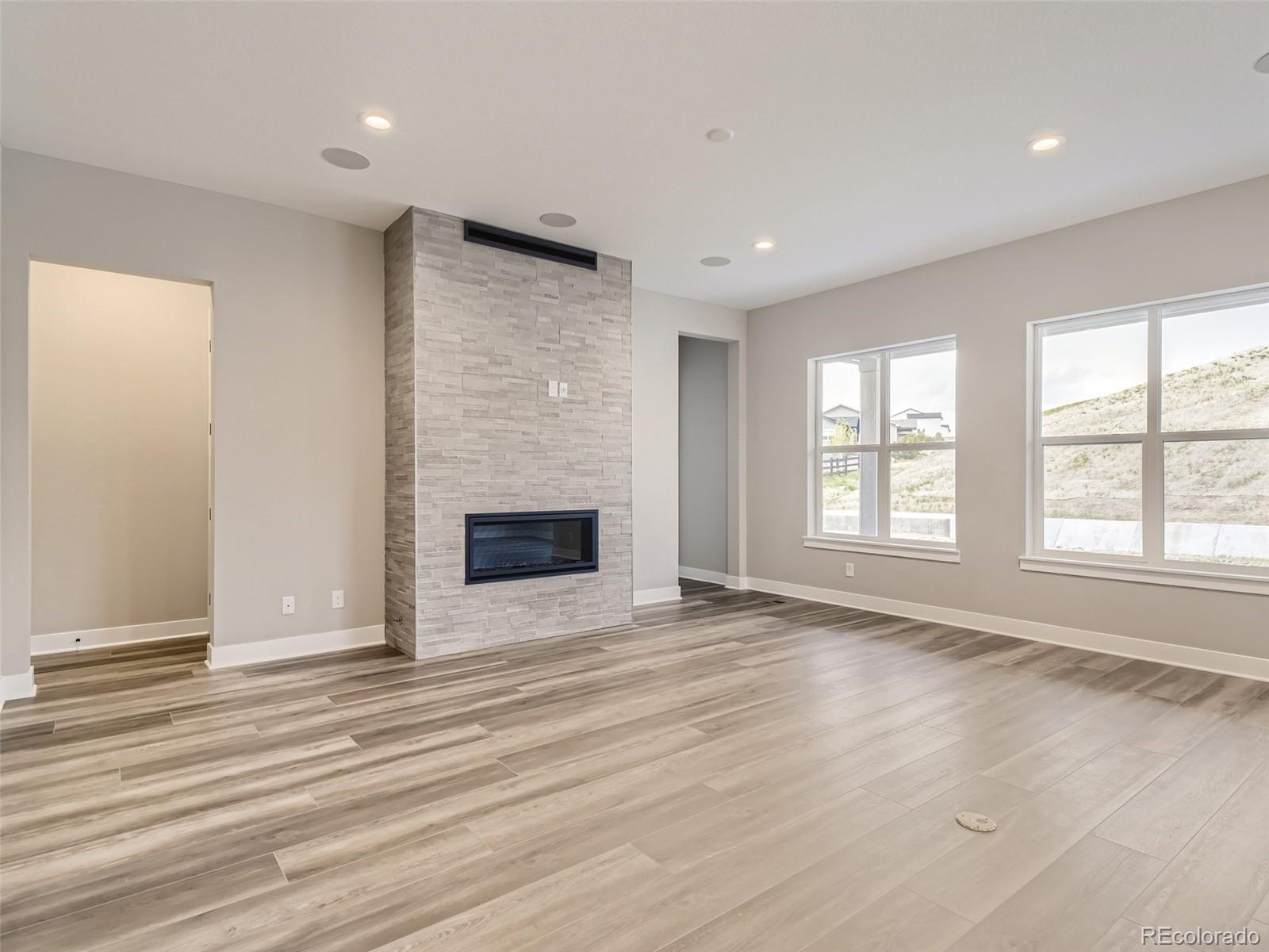 5572 Shadescale Way