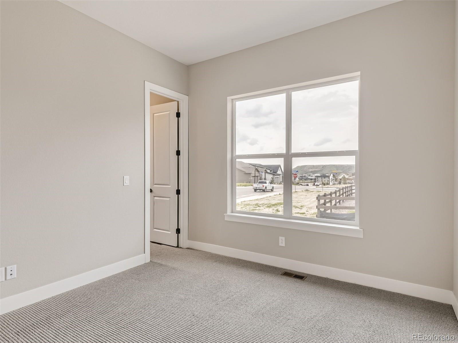 5572 Shadescale Way