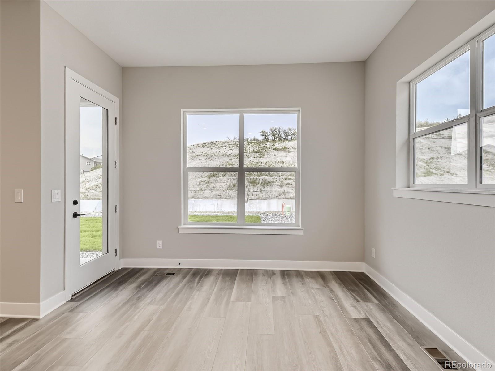 5572 Shadescale Way