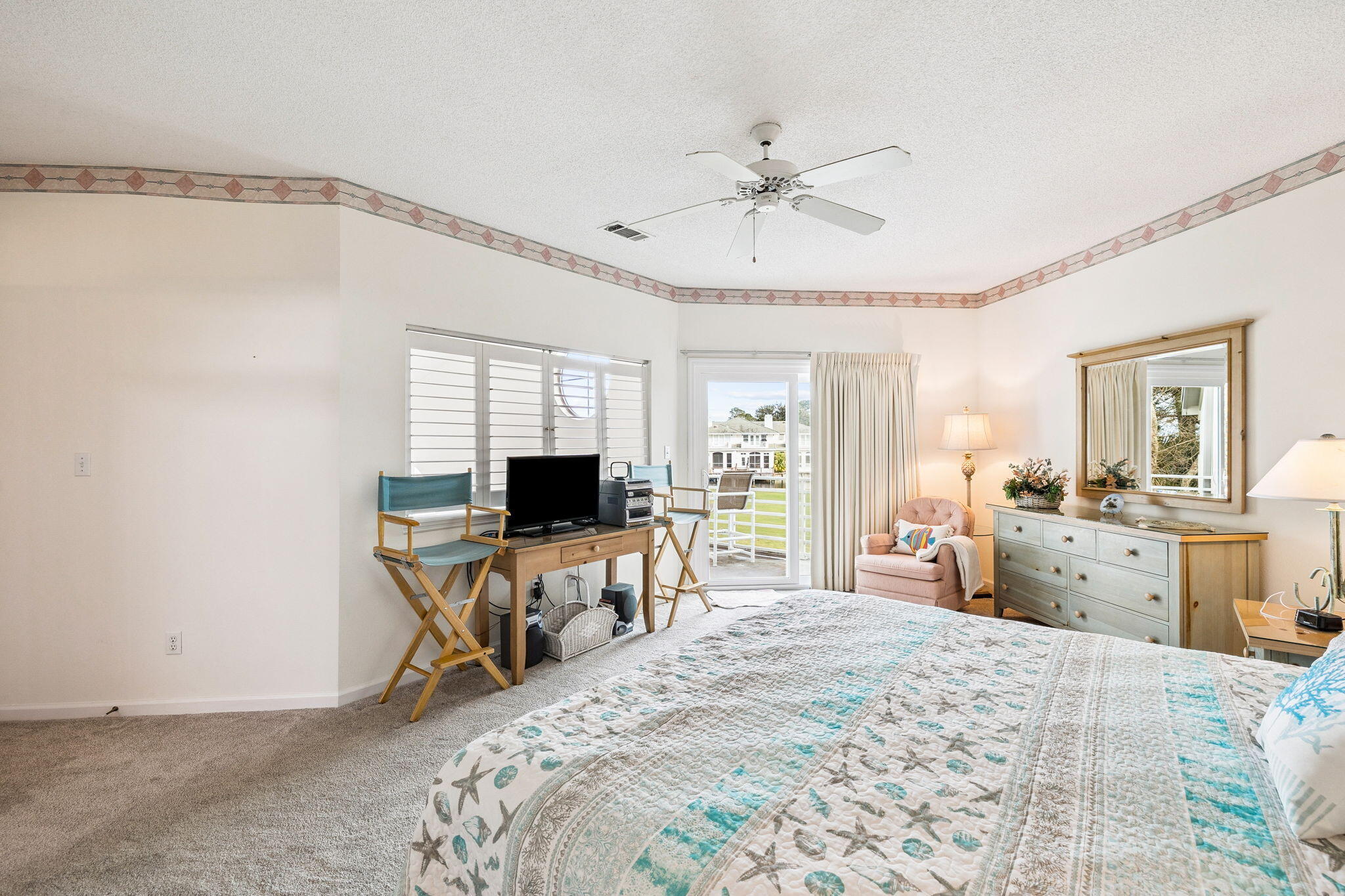 979 Northshore Drive