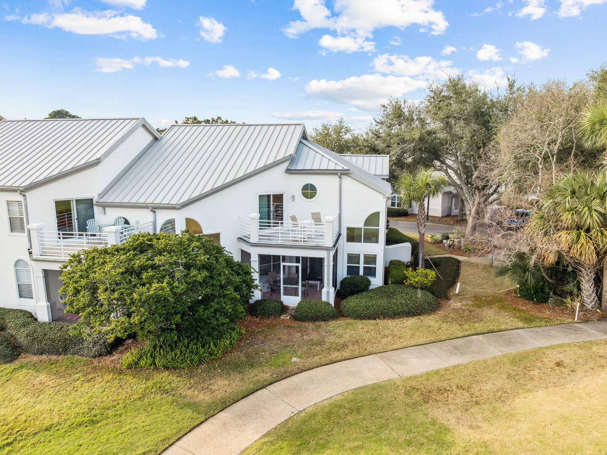 979 Northshore Drive