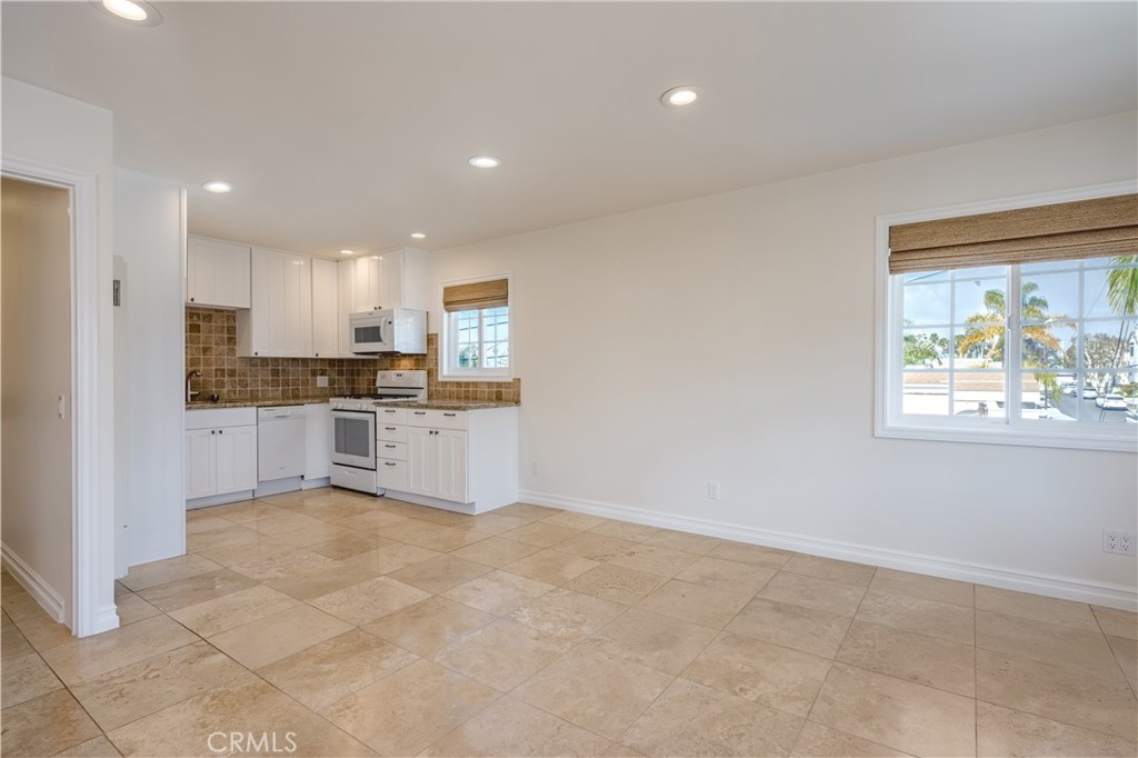 521 Jasmine Avenue 1/2