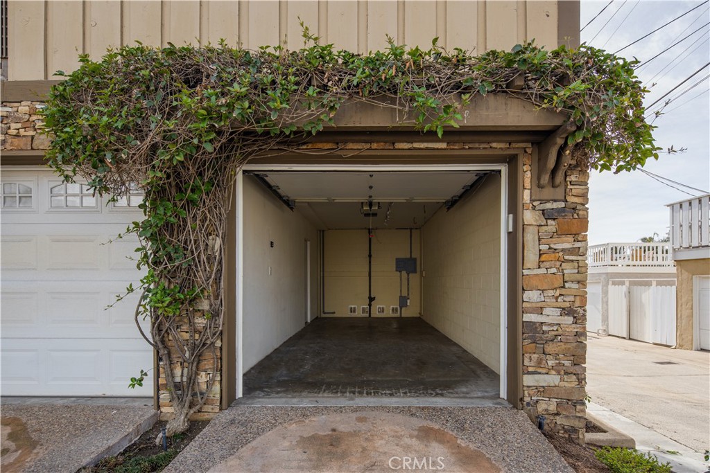 521 Jasmine Avenue 1/2