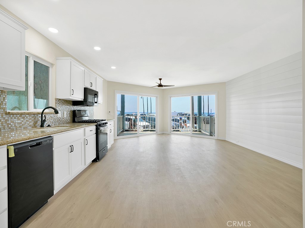 2210 W Oceanfront 1/2