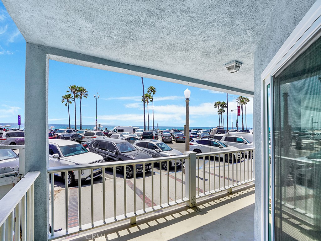 2210 W Oceanfront 1/2