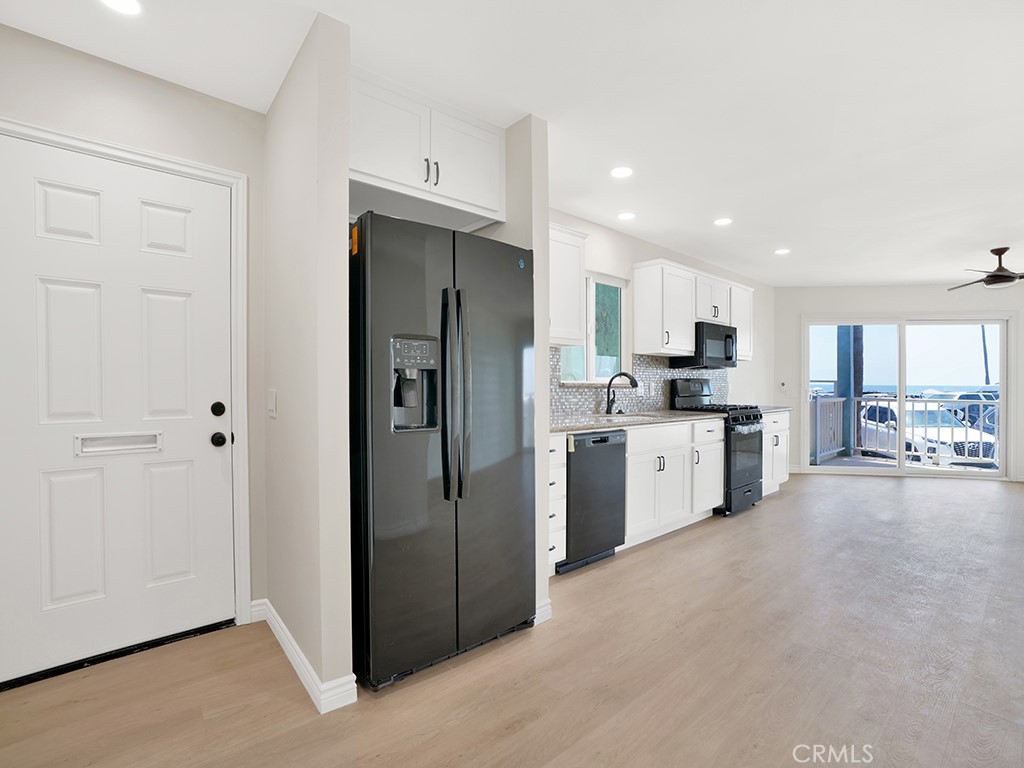 2210 W Oceanfront 1/2