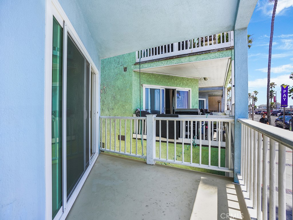2210 W Oceanfront 1/2