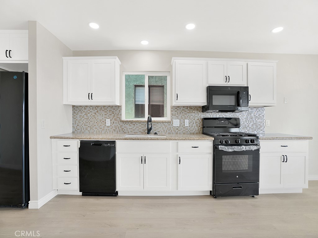 2210 W Oceanfront 1/2
