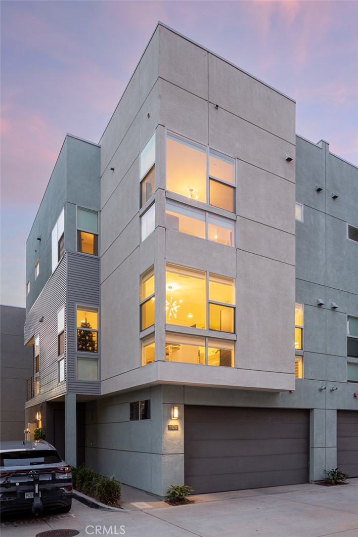 143 Tribeca Way