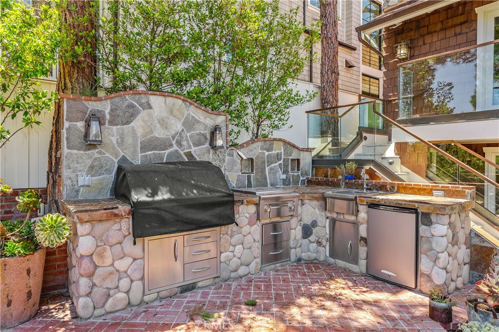 624 Poppy Avenue