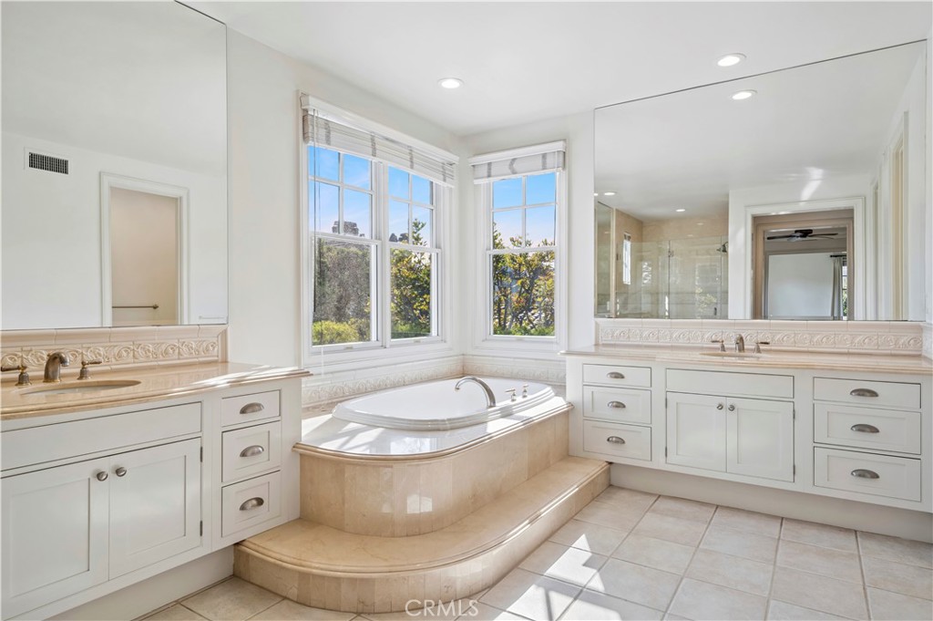 15 Jupiter Hills Drive