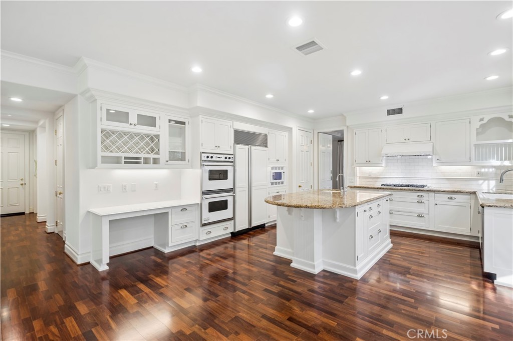15 Jupiter Hills Drive