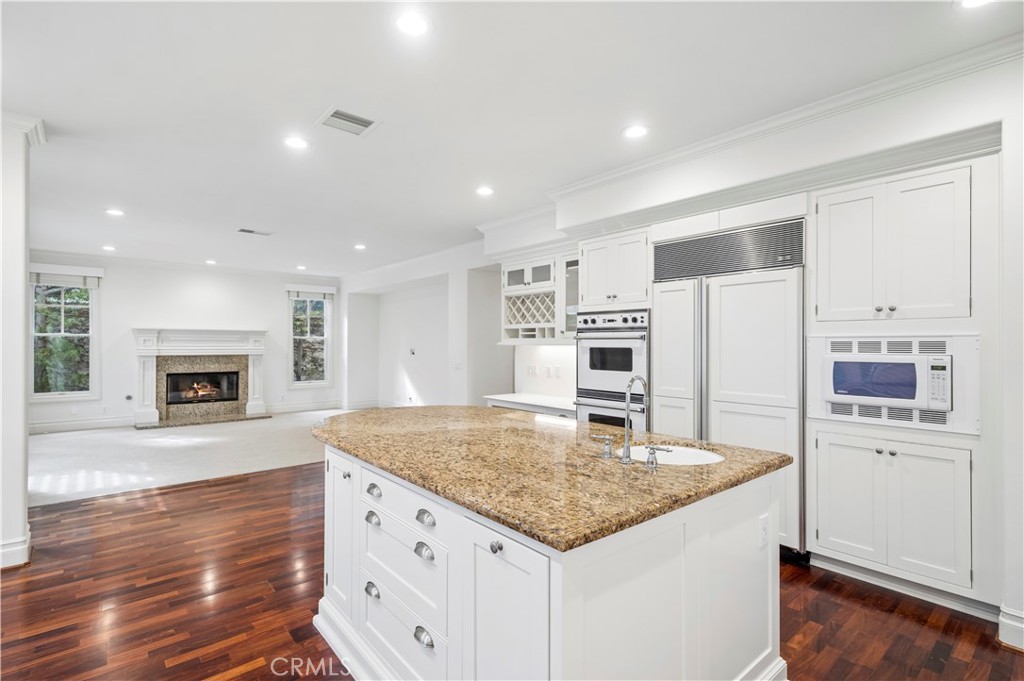 15 Jupiter Hills Drive