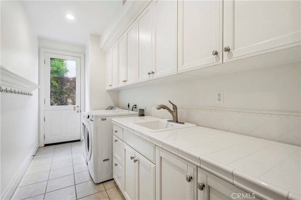 15 Jupiter Hills Drive