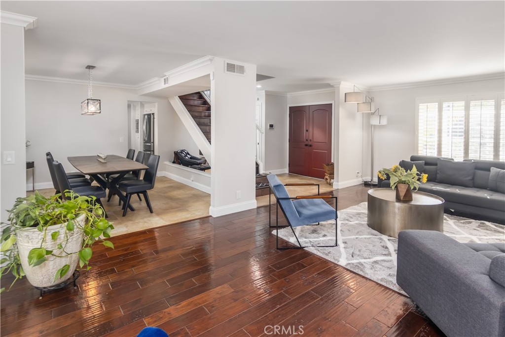 24331 Clipstone Street