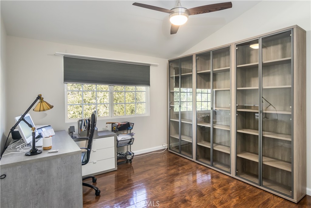 24331 Clipstone Street