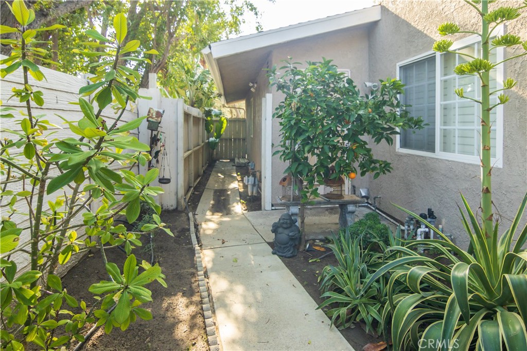 24331 Clipstone Street