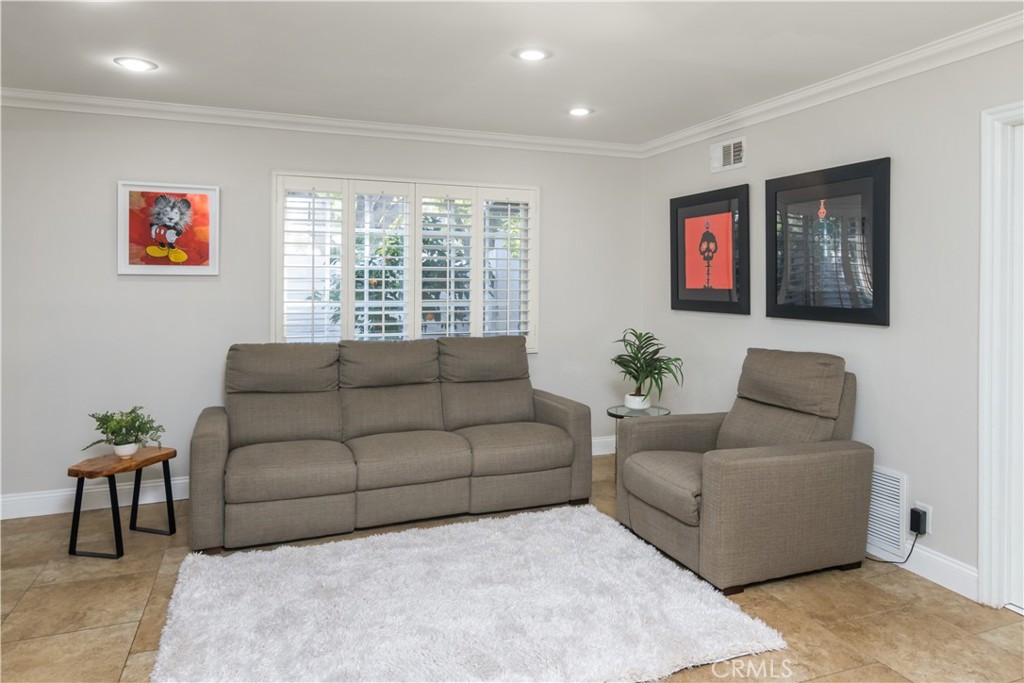 24331 Clipstone Street