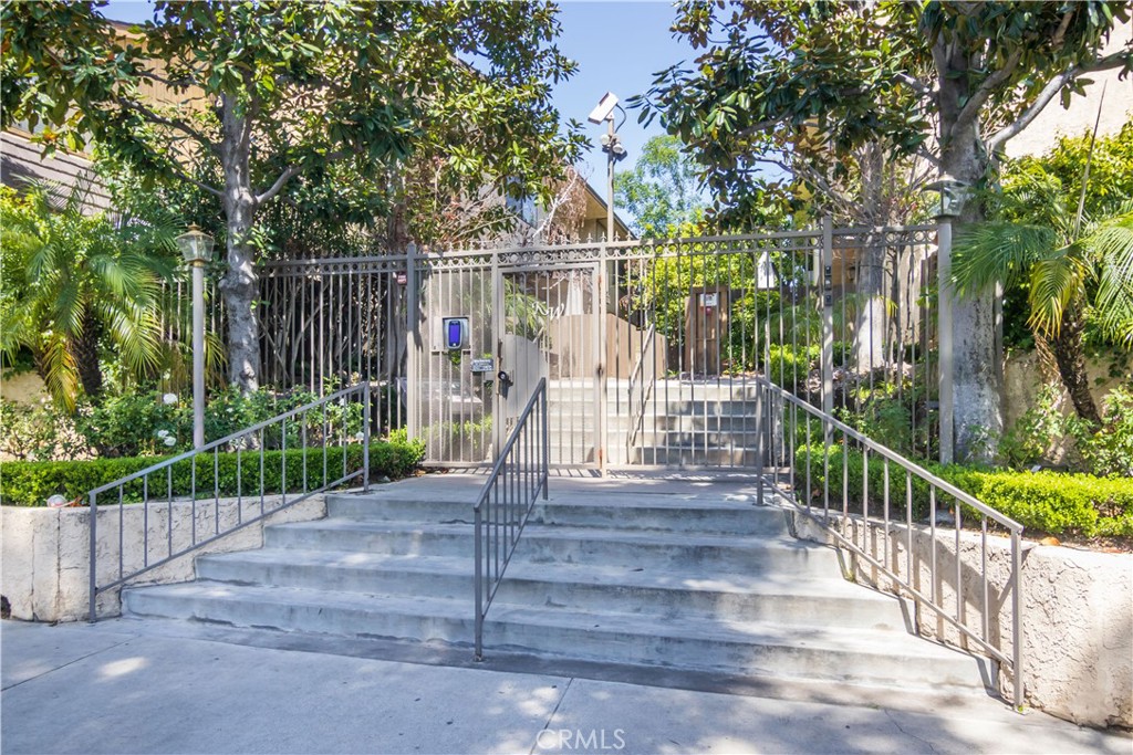 15023 Sherman Way C