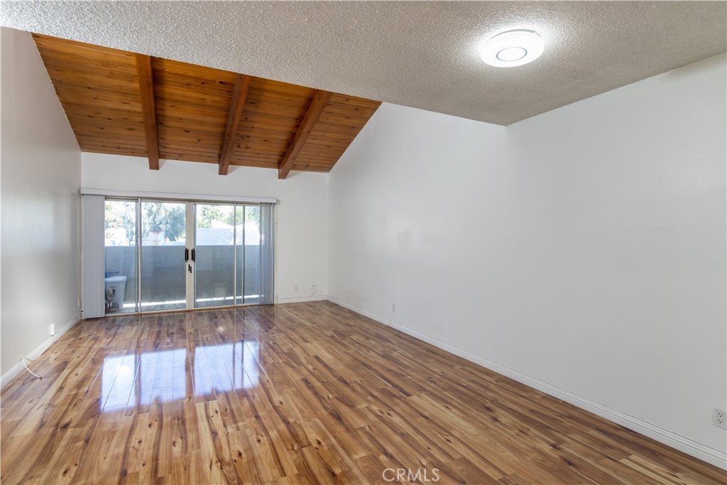 20134 Leadwell Street 337