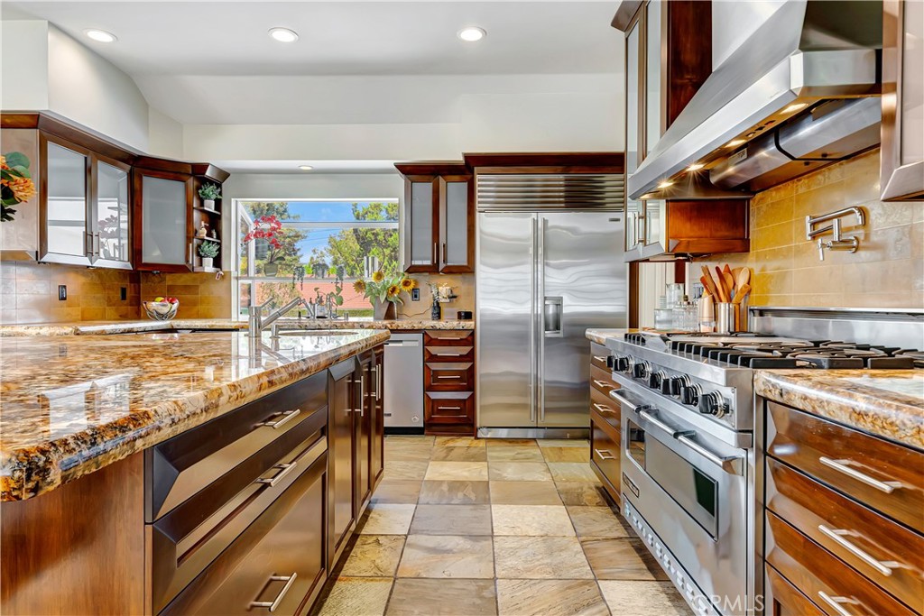 4532 Del Moreno Drive