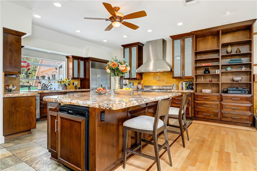 4532 Del Moreno Drive