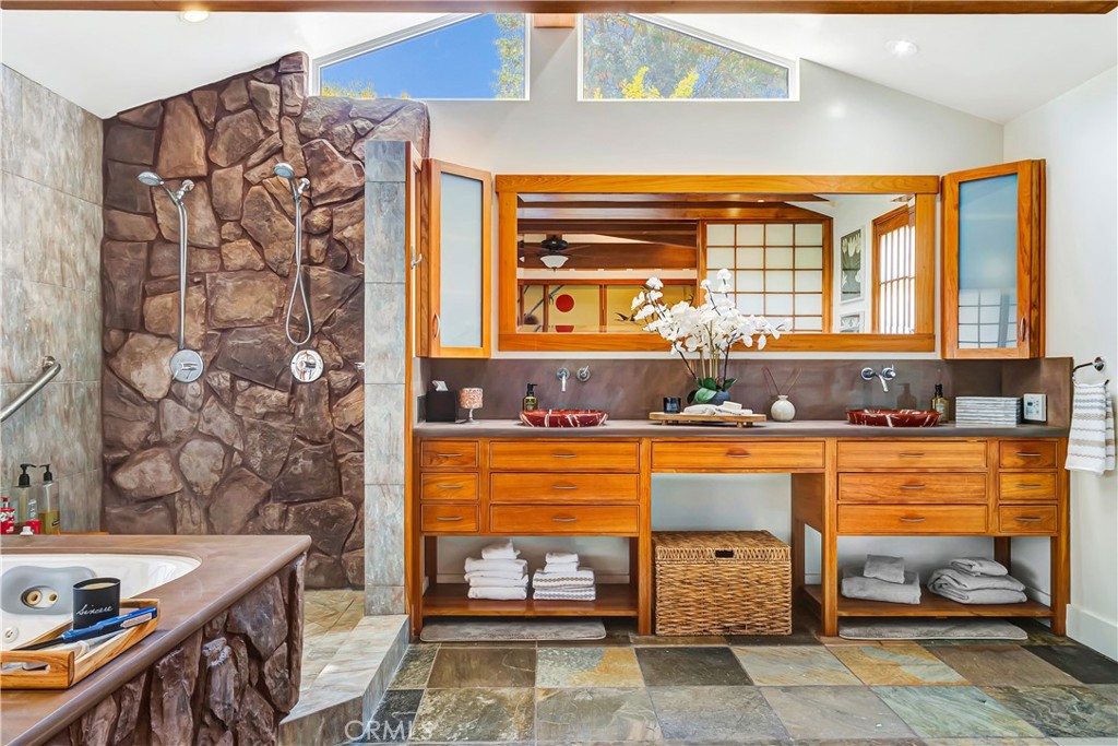 4532 Del Moreno Drive