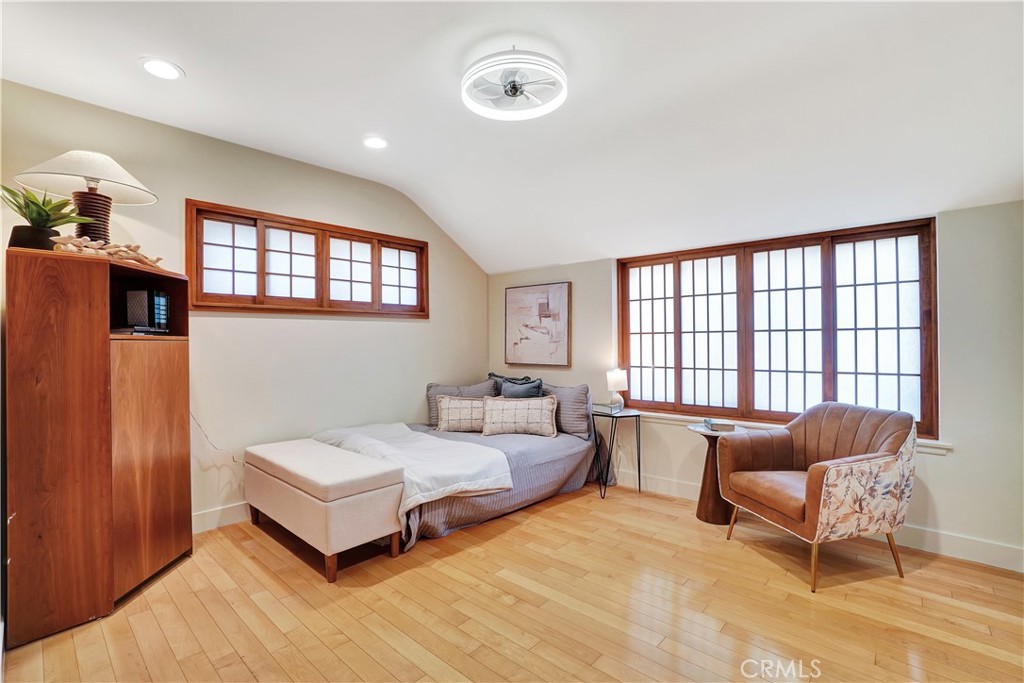 4532 Del Moreno Drive