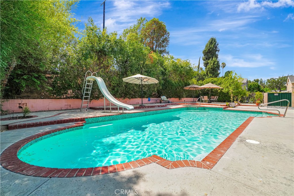 4532 Del Moreno Drive