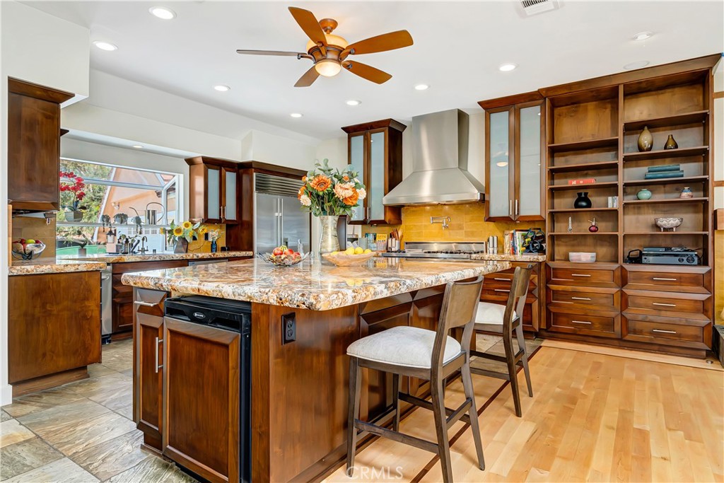 4532 Del Moreno Drive