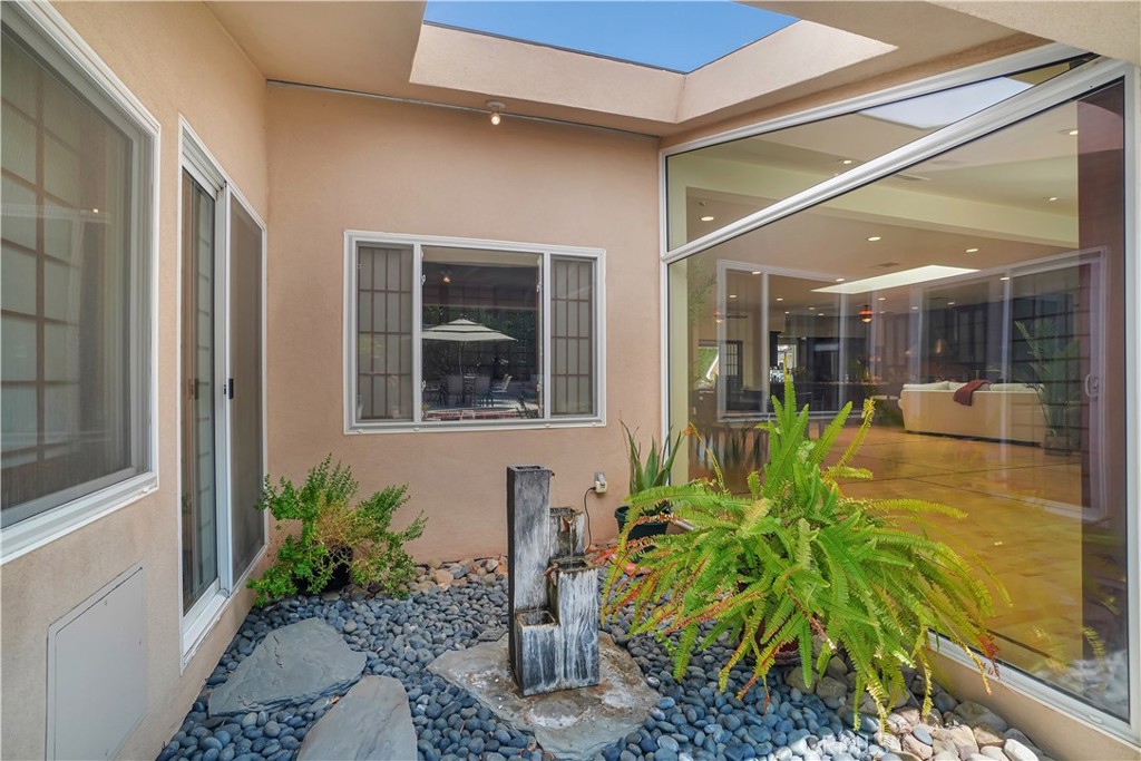 4532 Del Moreno Drive