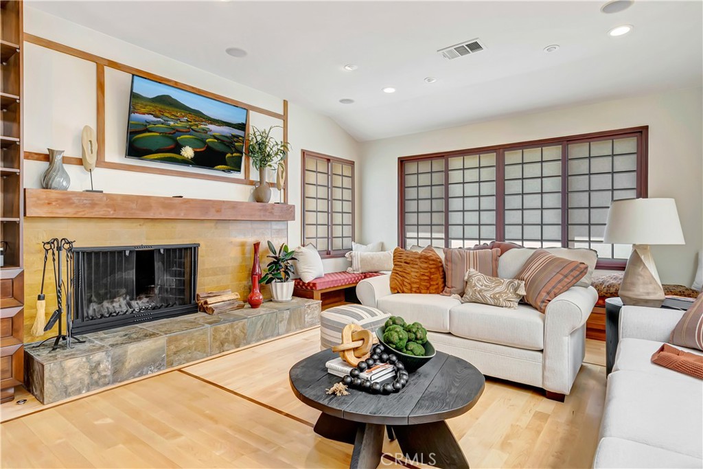 4532 Del Moreno Drive