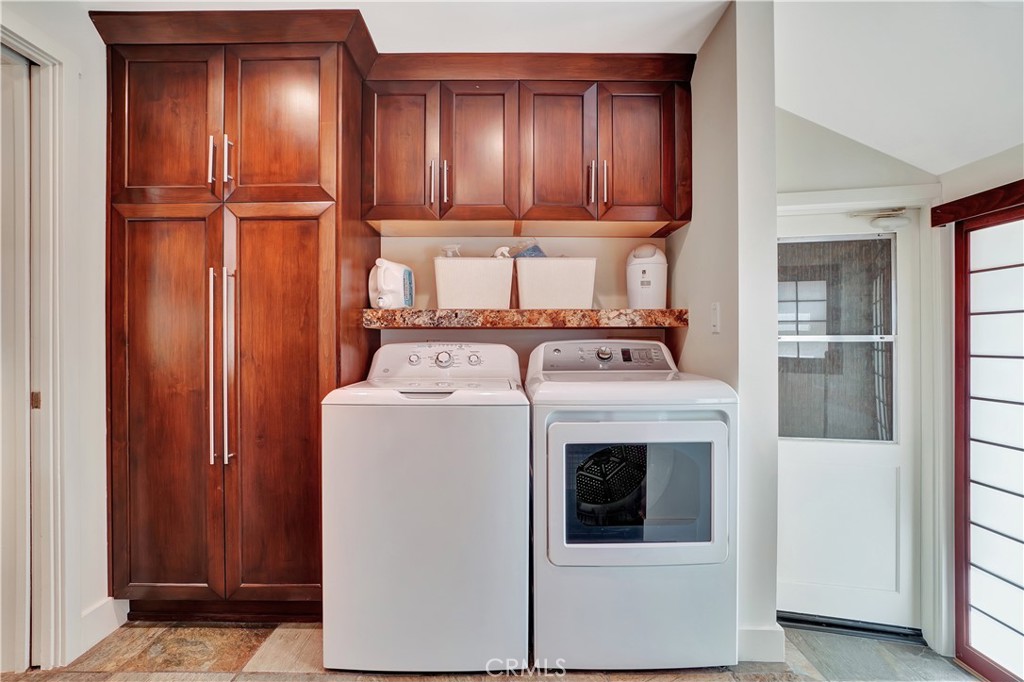 4532 Del Moreno Drive