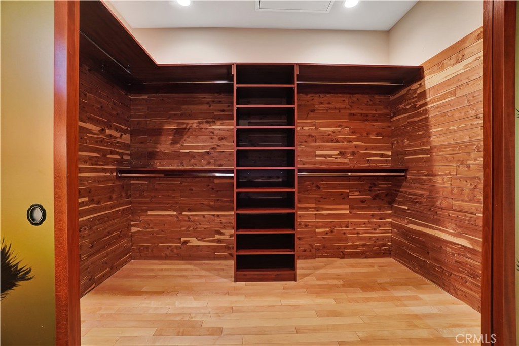 4532 Del Moreno Drive