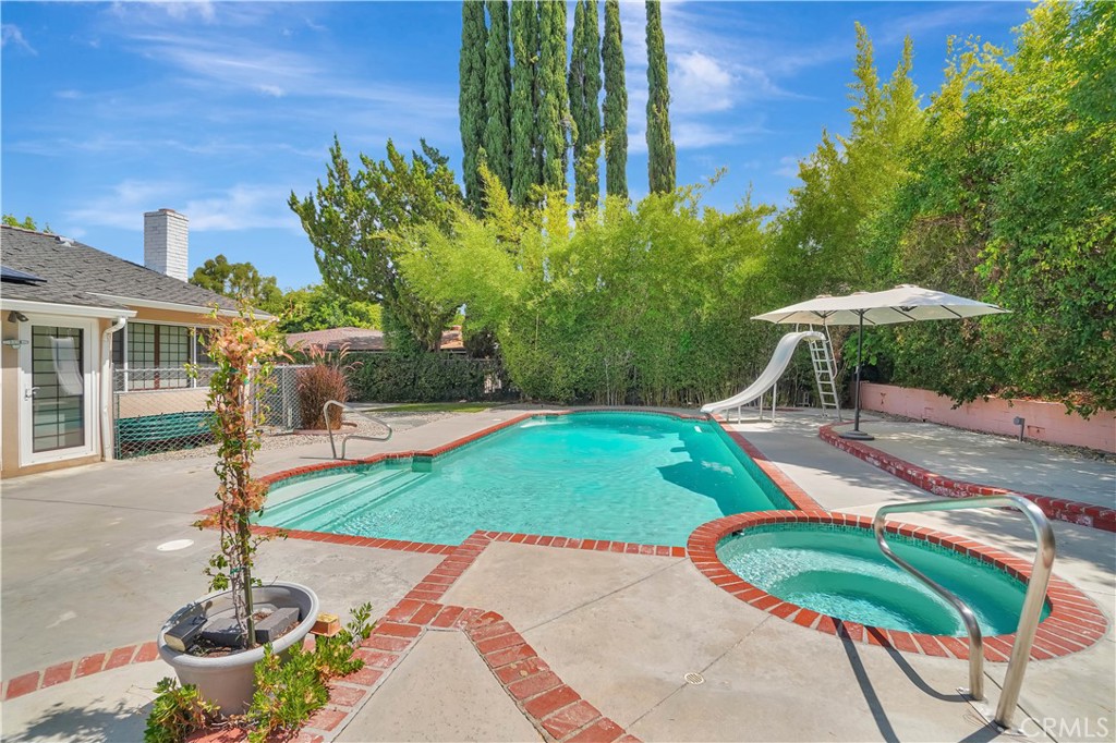 4532 Del Moreno Drive