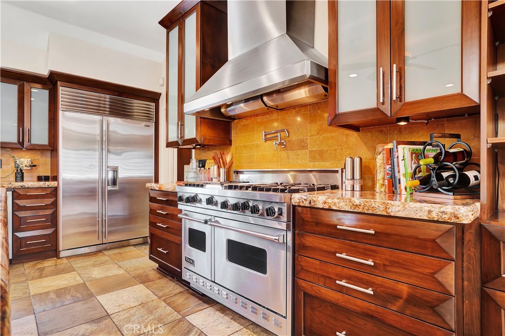 4532 Del Moreno Drive