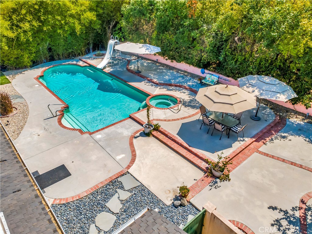 4532 Del Moreno Drive