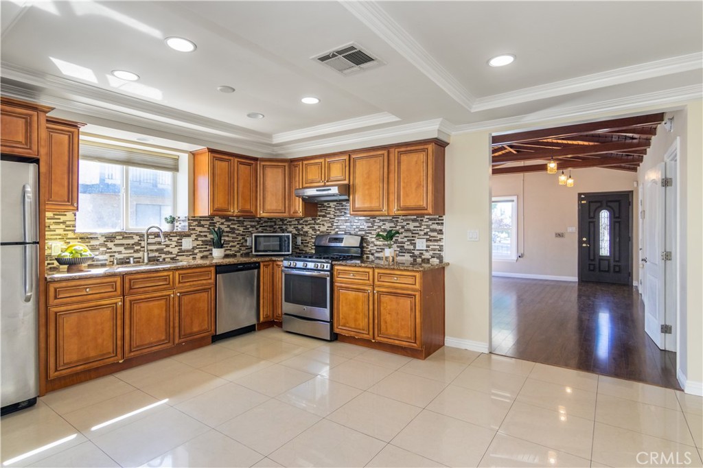 6834 Forbes