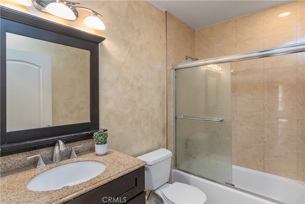 6834 Forbes