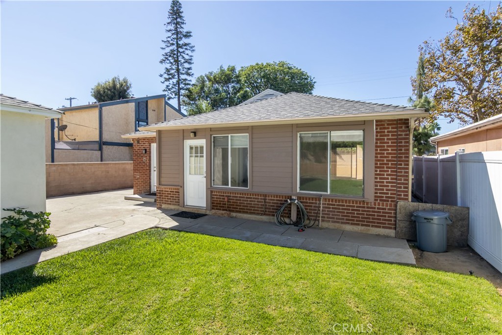 6834 Forbes
