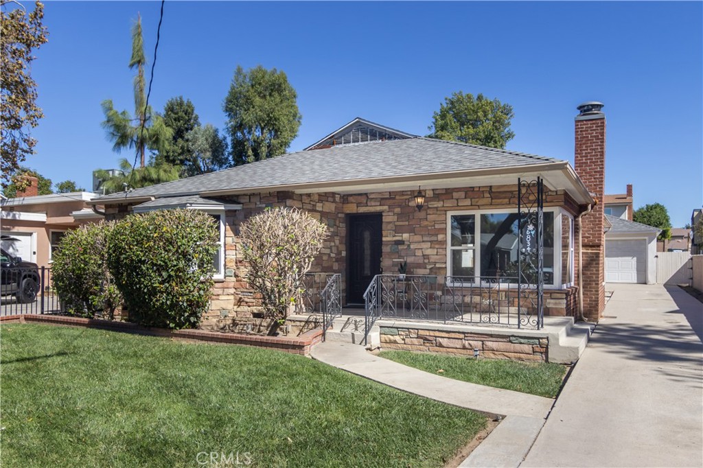 6834 Forbes