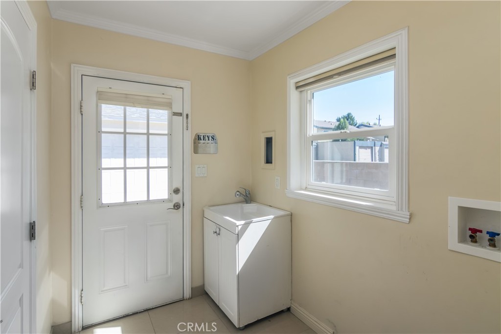 6834 Forbes