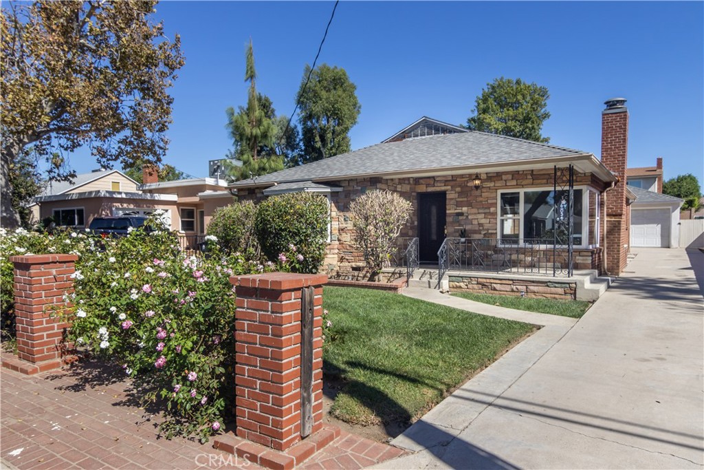 6834 Forbes