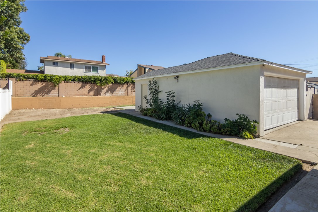 6834 Forbes