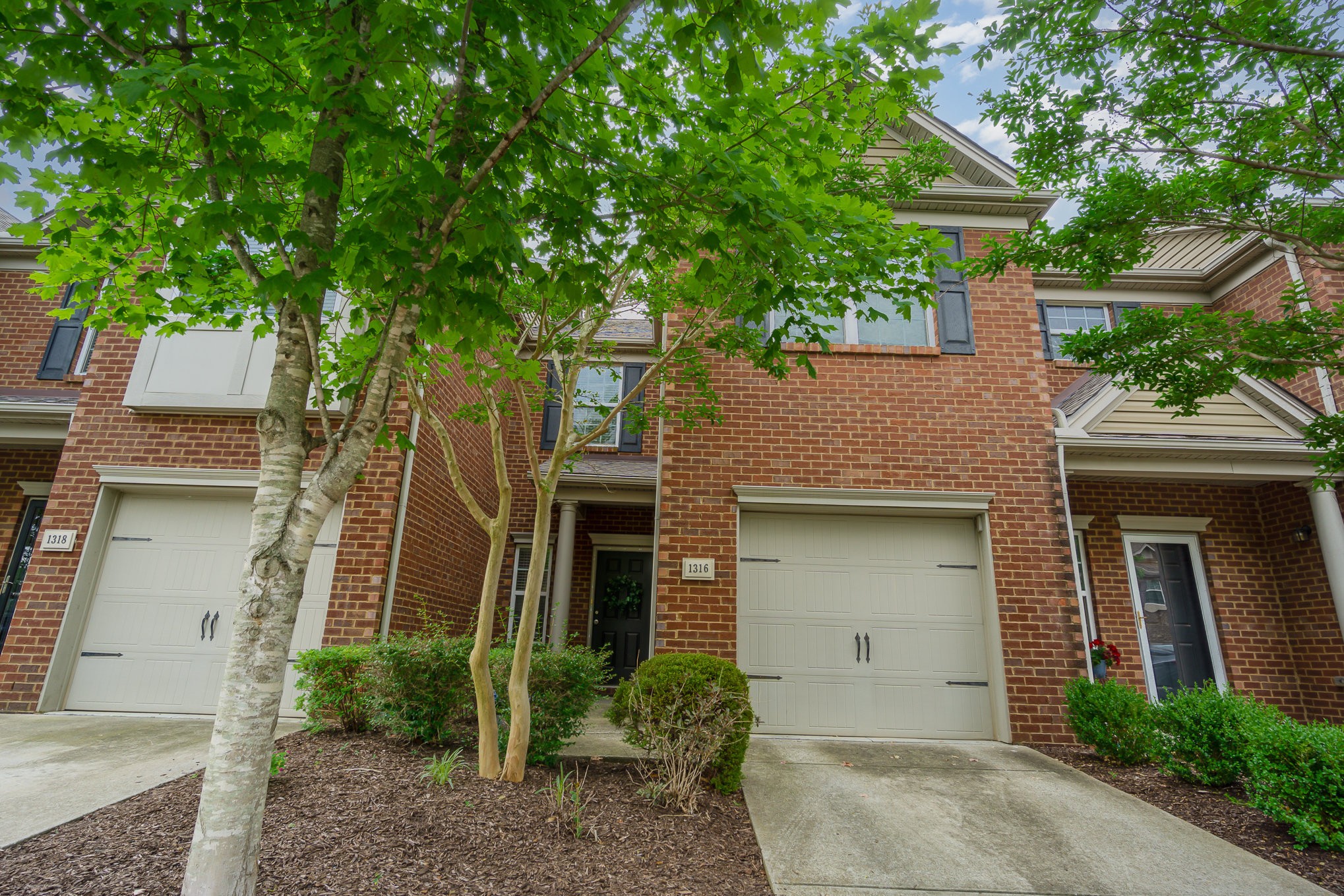 1316 Crown Point Pl
