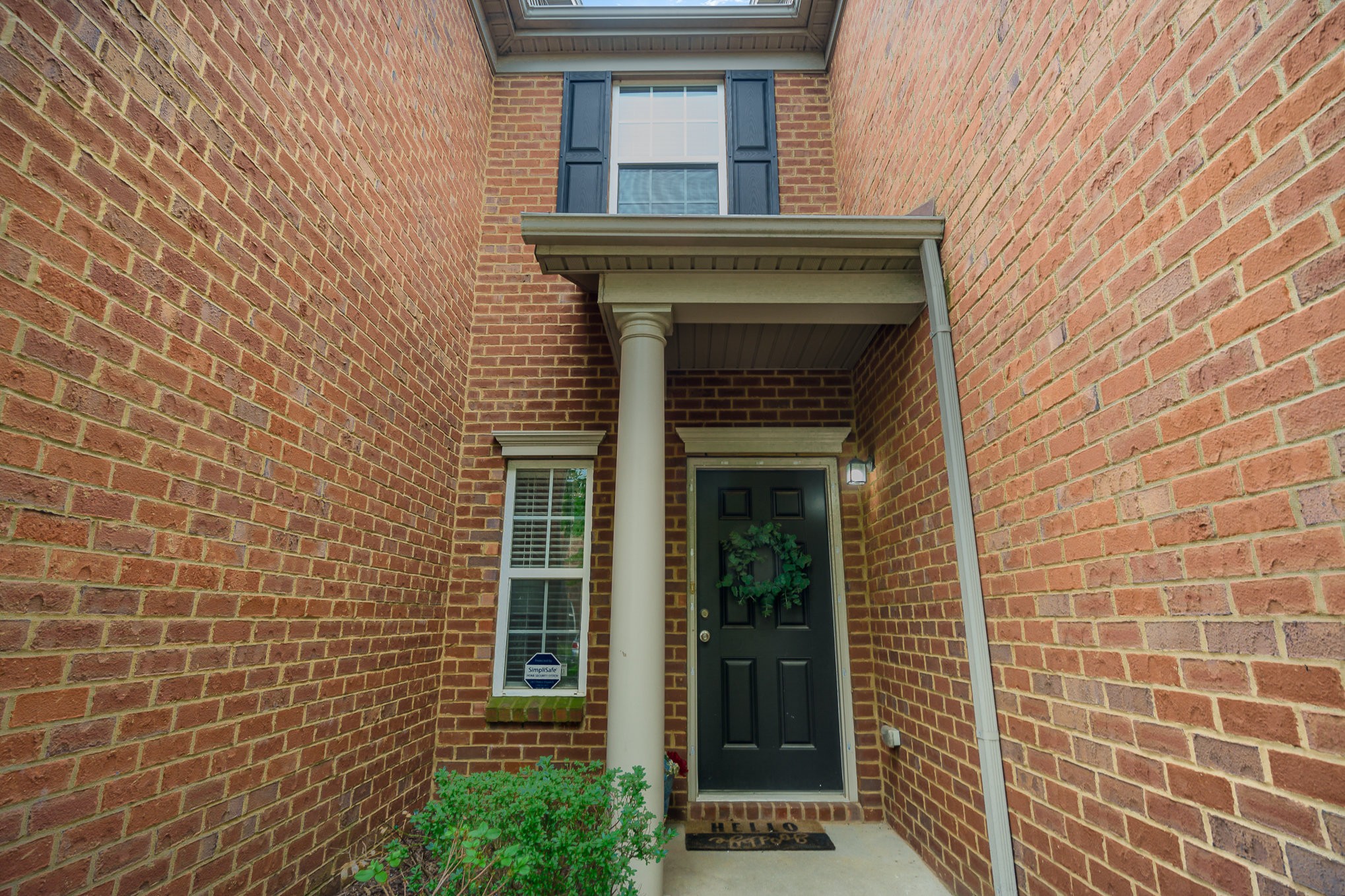 1316 Crown Point Pl