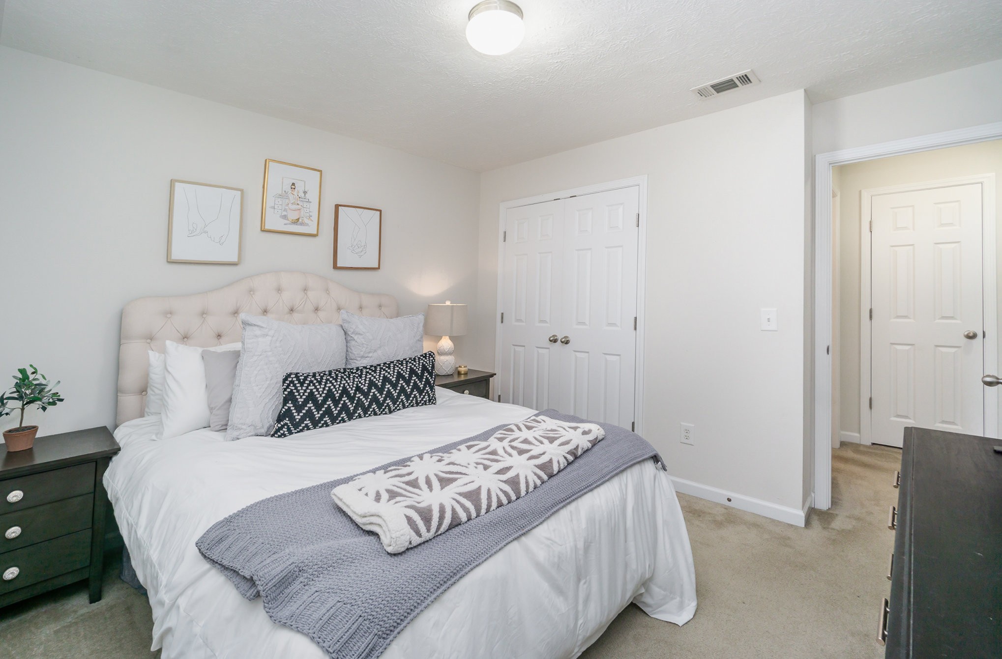 1316 Crown Point Pl