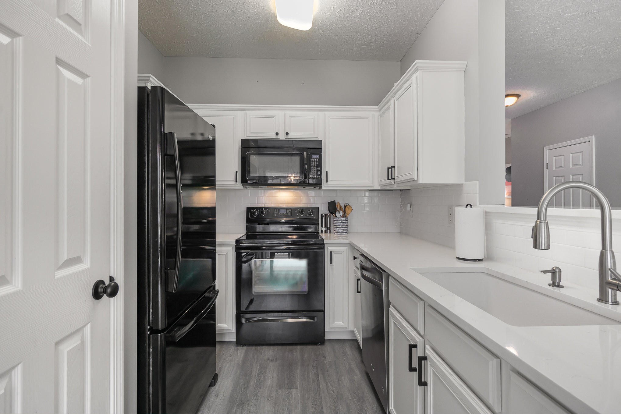 1316 Crown Point Pl