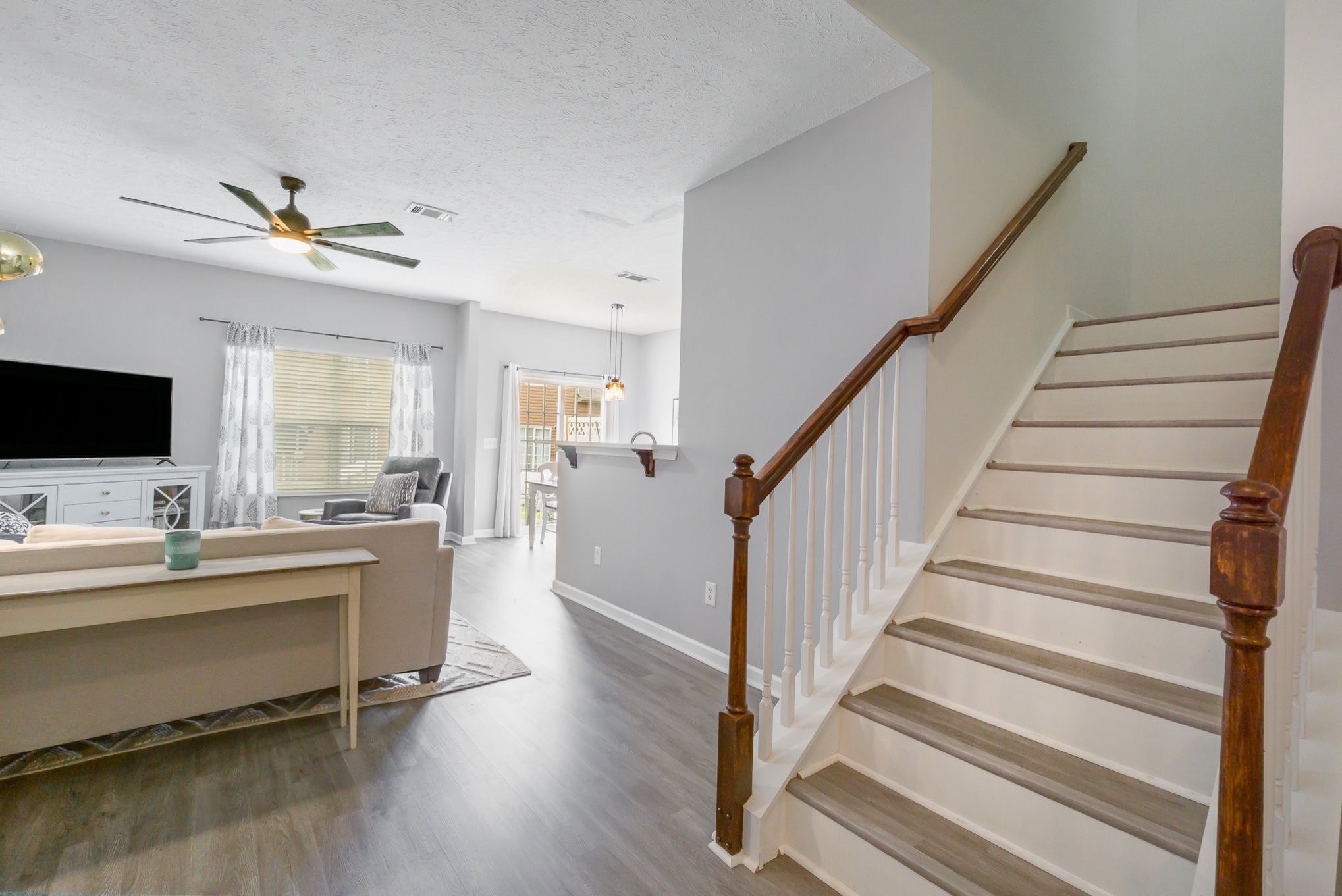 1316 Crown Point Pl