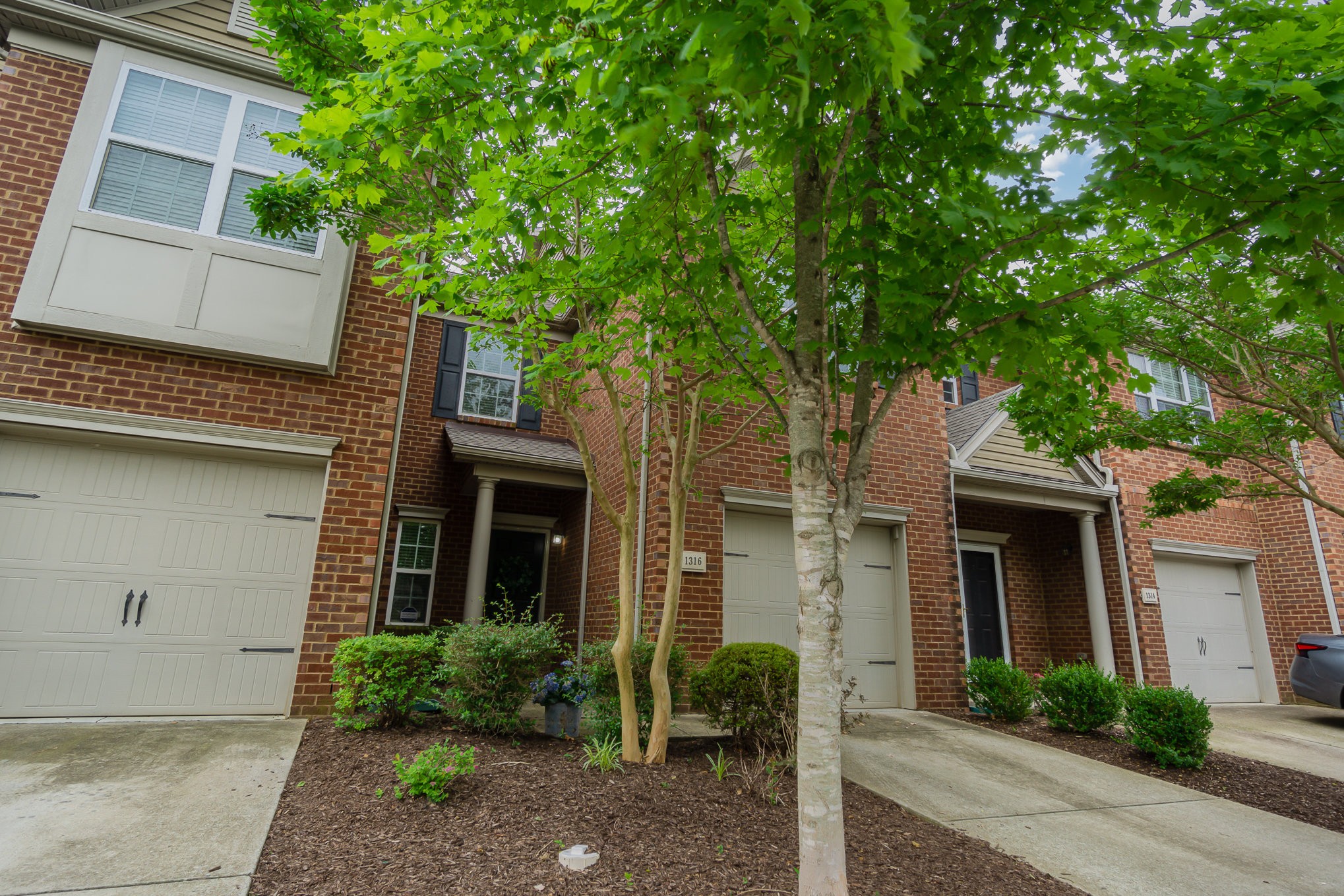 1316 Crown Point Pl